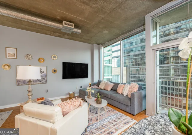 Photo 2 of Condo for sale at 923 Peachtree St Ne #825, Atlanta, GA 30309 | MLS# 10709653 | Listing updated on 2026-10-12