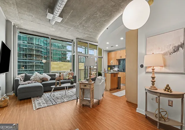 Photo 4 of Condo for sale at 923 Peachtree St Ne #825, Atlanta, GA 30309 | MLS# 10709653 | Listing updated on 2026-10-12