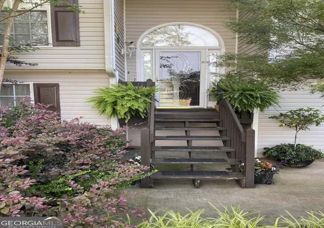 3rd image of 112 Canterbury Ct, Jackson, GA 30233 | MLS# 10810253