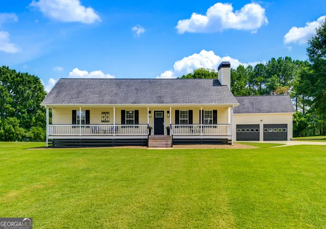Single family home for sale at 15 Davis Rd, Jefferson, GA 30549 | MLS# 10833946