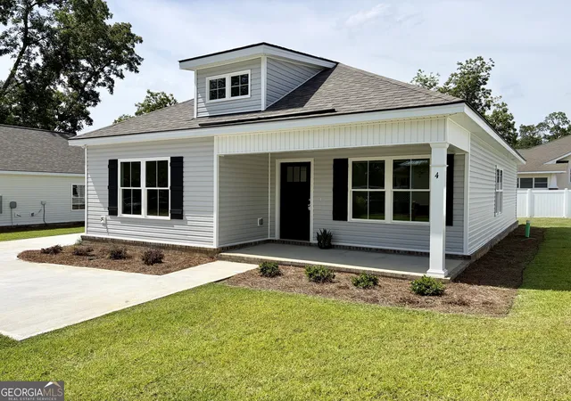 Photo 2 of Single family home for sale at 4 Roundtree St, Statesboro, GA 30458 | MLS# 10811736 | Listing updated on 2026-09-15