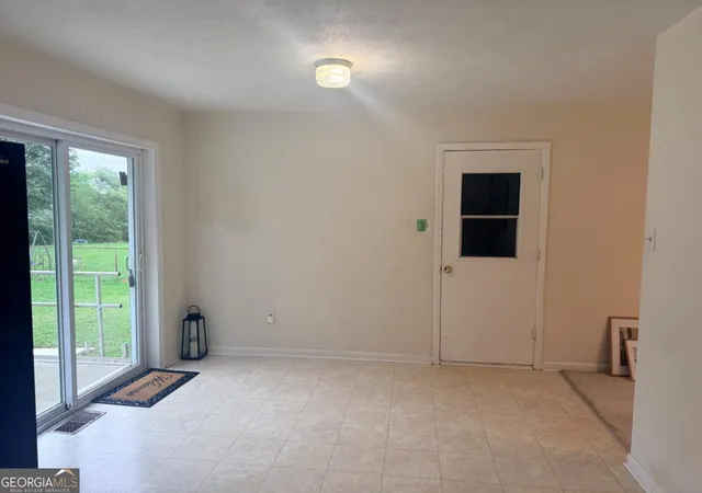 5th image of 1064 Meadowbrook Ln Nw, Conyers, GA 30012 | MLS# 10780611