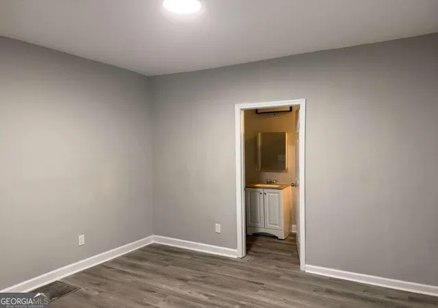 Listing Photo 3 - Condo for sale in building located at 712 N Ave NW, Atlanta, GA 30318