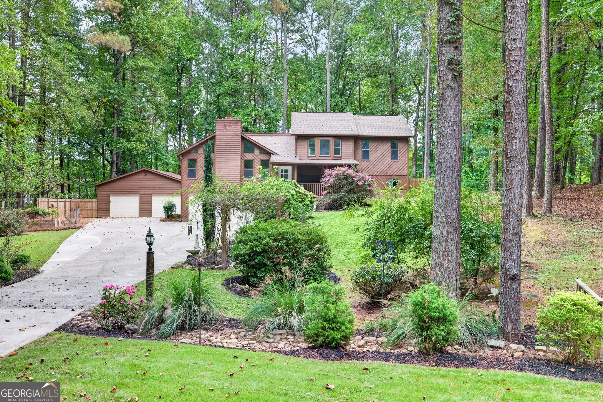 Photo 1 of Single family home for sale at 3570 Daylon Dr, Cumming, GA 30028 | MLS# 10871458 | Listing updated on 2026-10-26