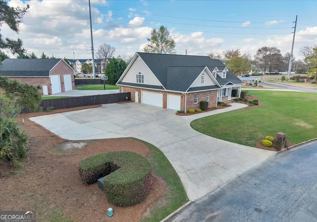 1st image of 32 Willow Lake Dr, Warner Robins, GA 31093 | MLS# 10722740