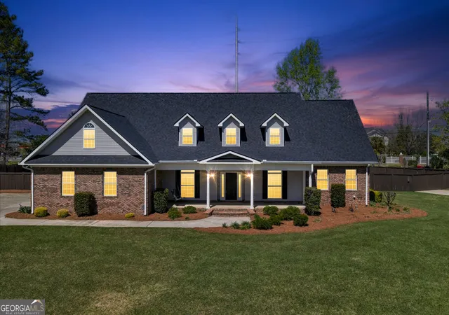 2nd image of 32 Willow Lake Dr, Warner Robins, GA 31093 | MLS# 10722740