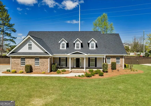 3rd image of 32 Willow Lake Dr, Warner Robins, GA 31093 | MLS# 10722740
