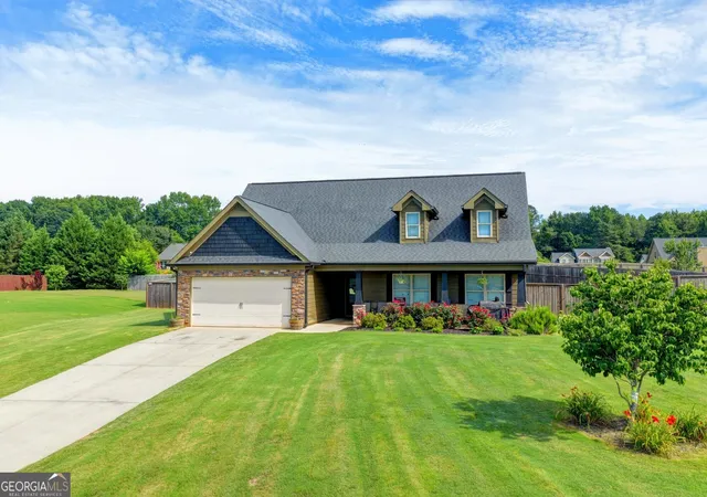 Photo 1 of Single family home for sale at 82 Lake Point Ct, Jefferson, GA 30549 | MLS# 10795871 | Listing updated on 2026-09-04