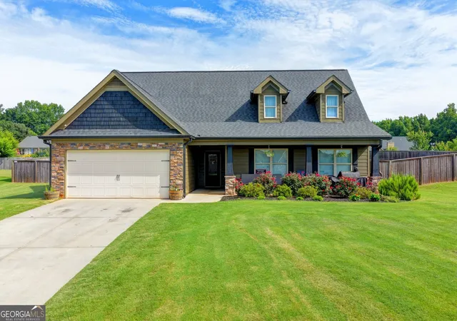 Photo 3 of Single family home for sale at 82 Lake Point Ct, Jefferson, GA 30549 | MLS# 10795871 | Listing updated on 2026-09-04