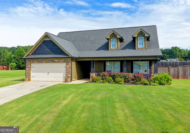 Photo 3 of Single family home for sale at 82 Lake Point Ct, Jefferson, GA 30549 | MLS# 10795871 | Listing updated on 2026-09-04