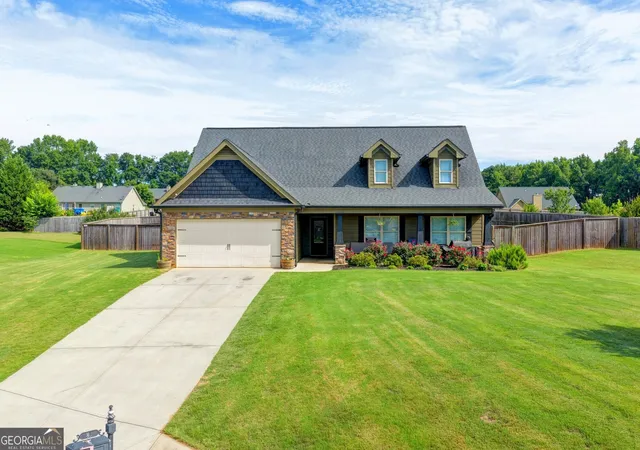 Photo 4 of Single family home for sale at 82 Lake Point Ct, Jefferson, GA 30549 | MLS# 10795871 | Listing updated on 2026-09-04