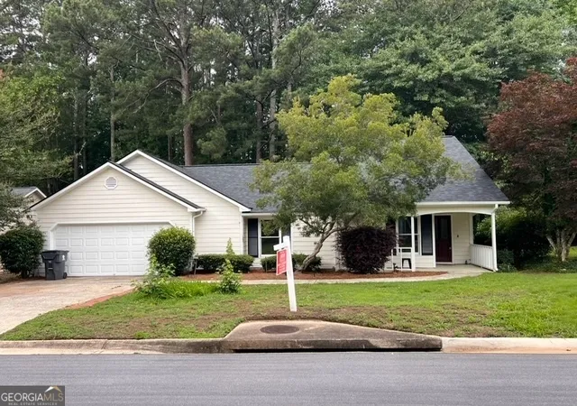 Homes for sale in Peachtree City, GA | 112 Glendale Dr, Peachtree City, GA 30269 | MLS# 10789317