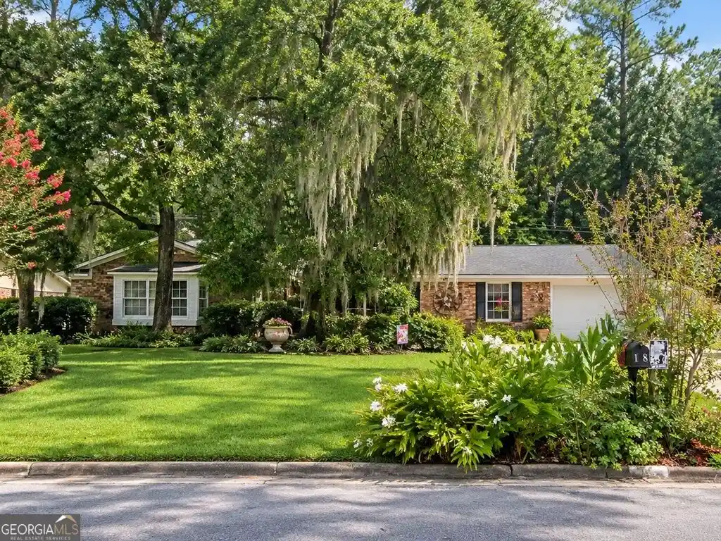 Photo 1 of Single family home for sale at 18 E Stillwood Cir, Savannah, GA 31419 | MLS# 10857694 | Listing updated on 2026-10-22