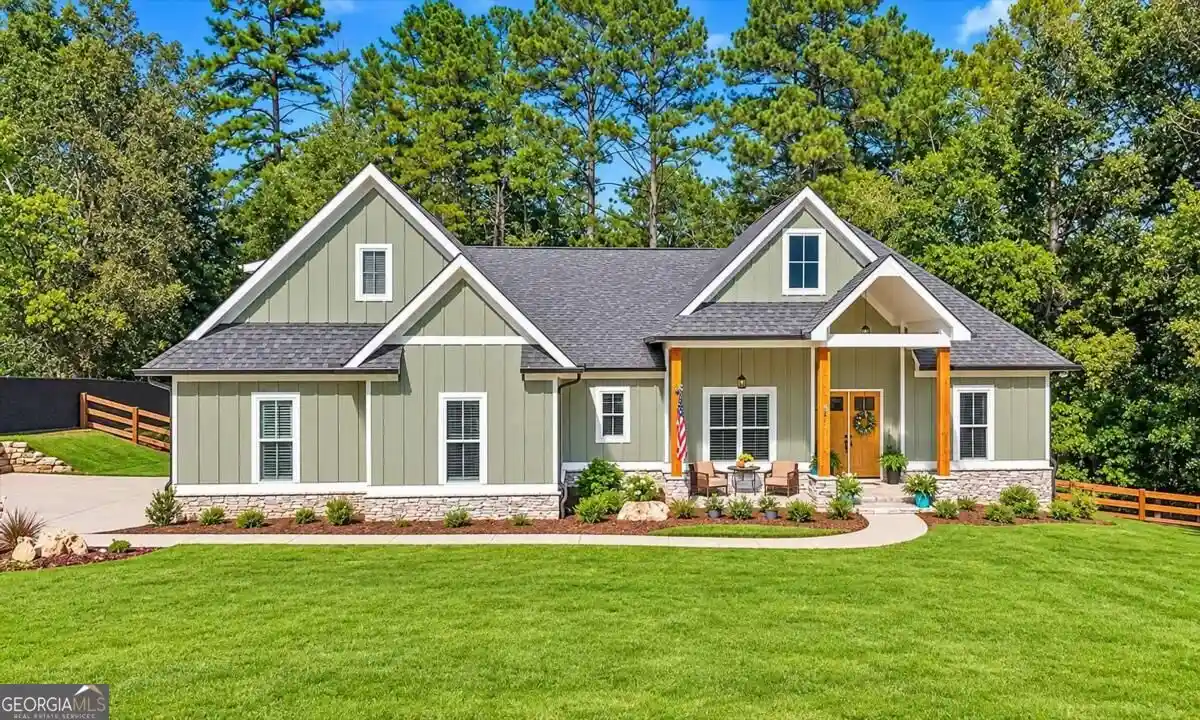 Single family home for sale at 2 Everwood Ct SE, Rome, GA 30161 | MLS# 10873644