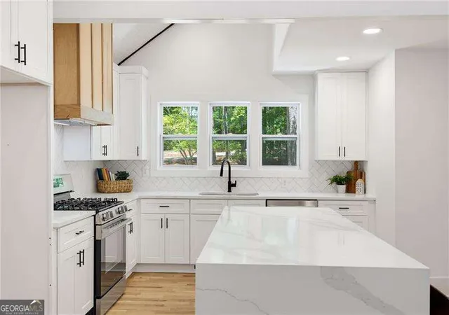 Photo 3 of Single family home for sale at 4781 Old Stilesboro Rd Nw, Acworth, GA 30101 | MLS# 10830355 | Listing updated on 2026-09-22
