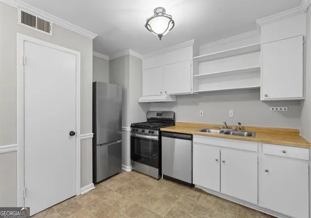 4th image of 2427 Lawrenceville Hwy #4, Decatur, GA 30033 | MLS# 10784267