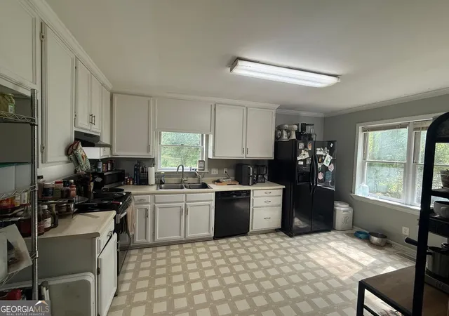 Photo 3 of Sale Pending at 302 James Pl, Macon, GA 31220 | MLS# 10729726 | Listing updated on 2026-09-14