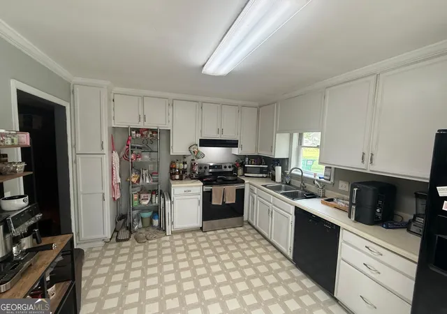 Photo 4 of Sale Pending at 302 James Pl, Macon, GA 31220 | MLS# 10729726 | Listing updated on 2026-09-14
