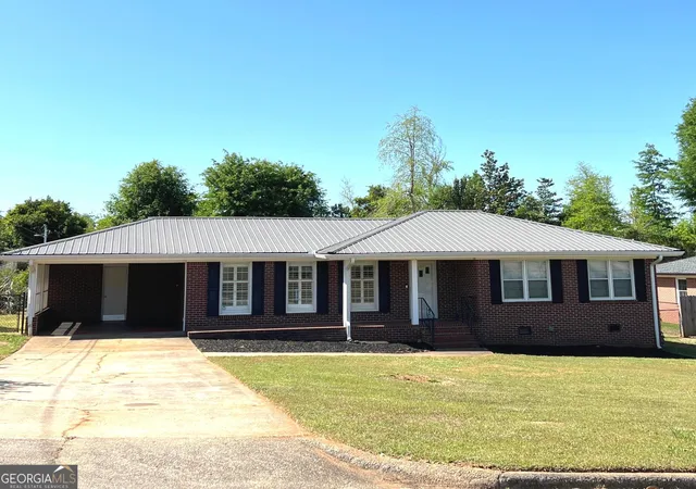 Homes for sale in Newnan, GA | 6 Colonial Dr, Newnan, GA 30263 | MLS# 10736717