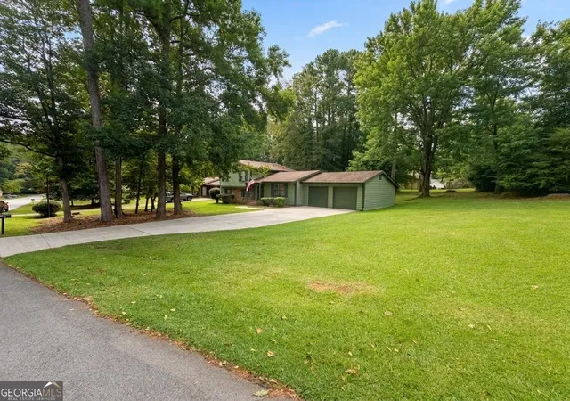 2nd image of 1 Logwood Ln, Newnan, GA 30265 | MLS# 10832388
