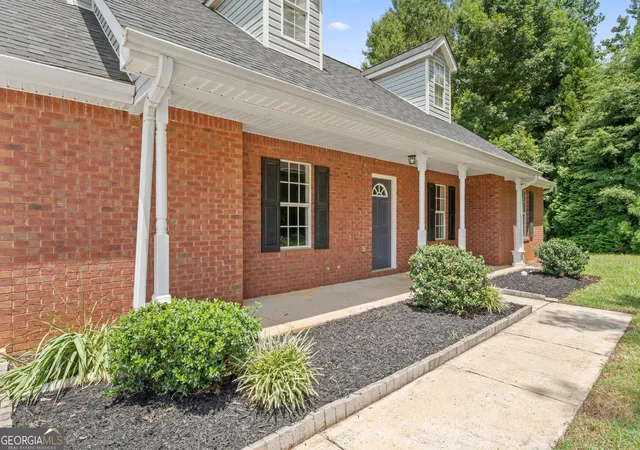 2nd image of 169 Meadow View Dr, Jackson, GA 30233 | MLS# 10817091