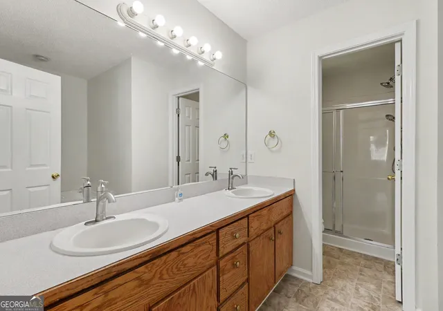 15th image of 18 Broadlands Dr, White, GA 30184 | MLS# 10814493