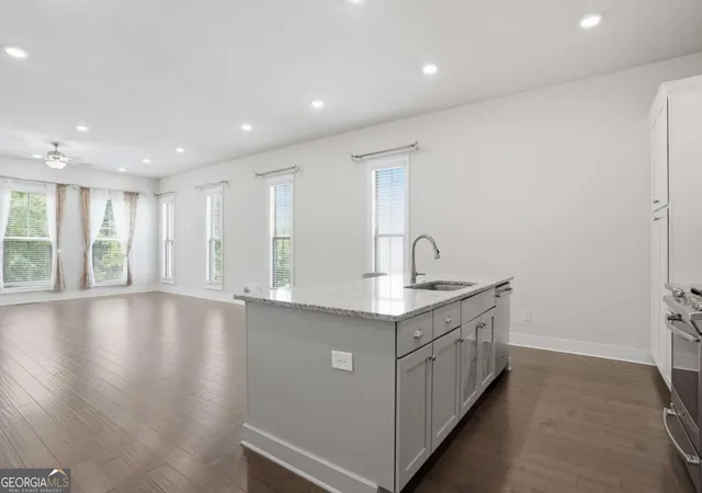 3rd image of 846 Constellation Dr, Decatur, GA 30033 | MLS# 10759577