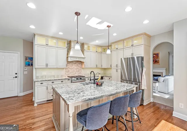 4th image of 42 Lakecrest Cir, Suwanee, GA 30024 | MLS# 10803832