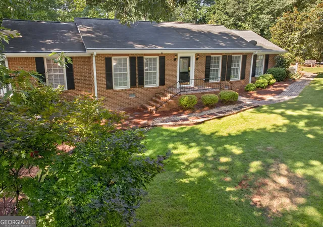 Photo 2 of Single family home for sale at 3705 Arrowhead Pl, Gainesville, GA 30506 | MLS# 10787946 | Listing updated on 2026-08-31