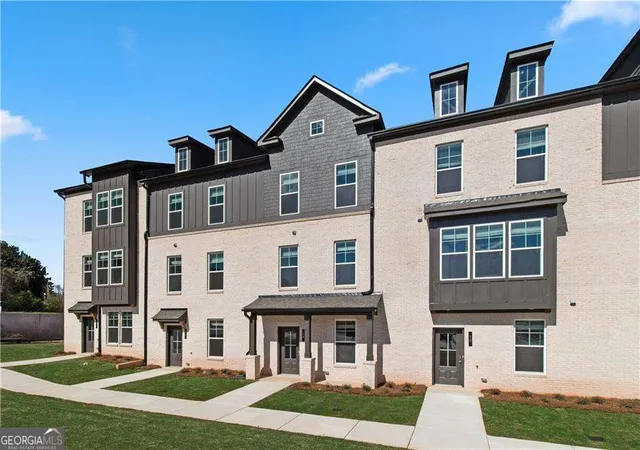 Photo 3 of Townhouse for sale at 2818 Daybreak Ln, Newnan, GA 30265 | MLS# 10825281 | Listing updated on 2026-10-03