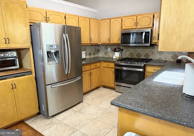 Photo 3 of Sale Pending at 177 Country Mill Ln, Stockbridge, GA 30281 | MLS# 10803972 | Listing updated on 2026-09-19