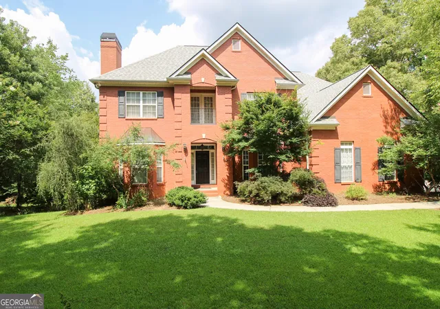 2nd image of 12216 Edgewater Dr, Hampton, GA 30228 | MLS# 10795195
