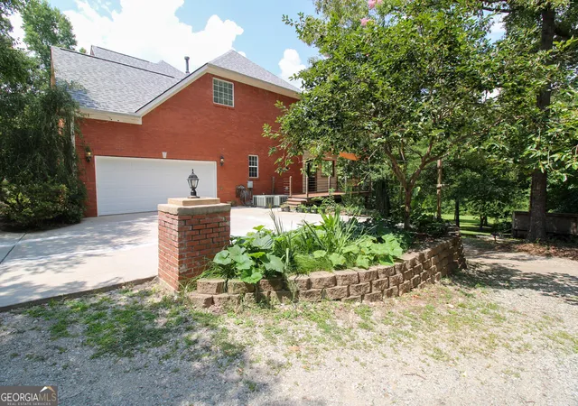 4th image of 12216 Edgewater Dr, Hampton, GA 30228 | MLS# 10795195