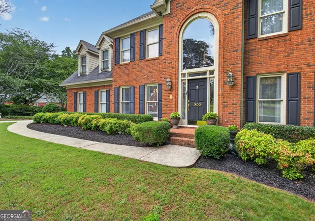 Photo 3 of Sale Pending at 1800 Brookstone Dr, Snellville, GA 30078 | MLS# 10790051 | Listing updated on 2026-10-07