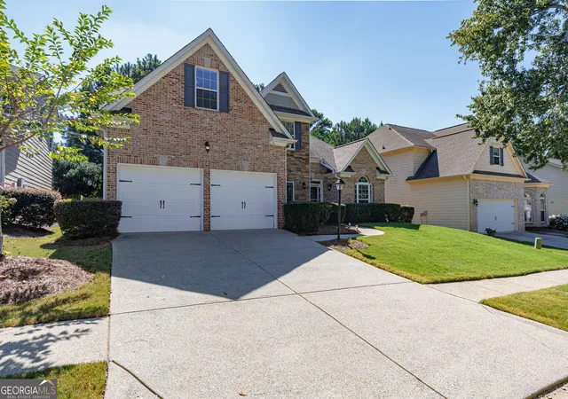 Photo 3 of Single family home for sale at 560 Roland Manor Dr, Dacula, GA 30019 | MLS# 10835161 | Listing updated on 2026-09-13