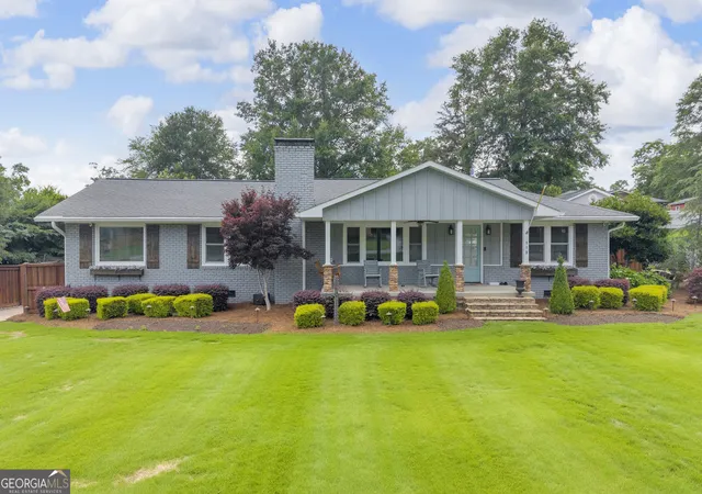 Homes for sale in Elberton, GA | 809 Sherwood Dr, Elberton, GA 30635 | MLS# 10776462