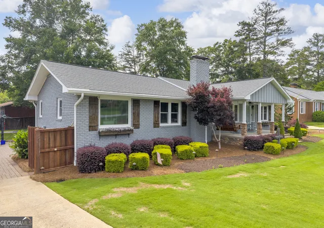 Homes for sale in Elberton, GA | 809 Sherwood Dr, Elberton, GA 30635 | MLS# 10776462