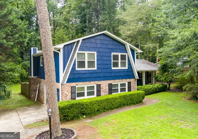 Photo 2 of Single family home for sale at 245 Pinetree Dr, Marietta, GA 30068 | MLS# 10805698 | Listing updated on 2026-09-09