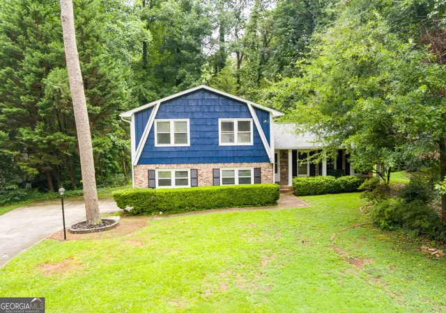 Photo 3 of Single family home for sale at 245 Pinetree Dr, Marietta, GA 30068 | MLS# 10805698 | Listing updated on 2026-09-09