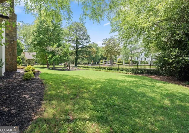 Photo 3 of Single family home for sale at 4562 Columns Dr, Marietta, GA 30067 | MLS# 10787087 | Listing updated on 2026-09-21