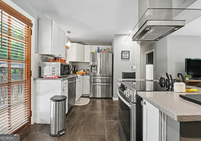 Photo 2 of Single family home for sale at 271 Oak Dr Se, Atlanta, GA 30354 | MLS# 10807904 | Listing updated on 2026-09-08