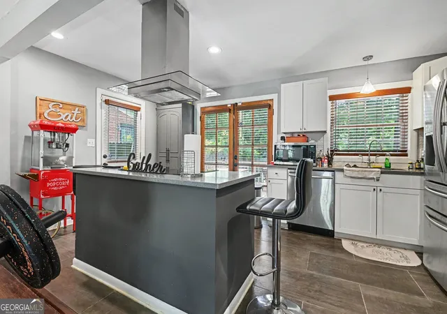Photo 4 of Single family home for sale at 271 Oak Dr SE, Atlanta, GA 30354 | MLS# 10807904 | Listing updated on 2026-10-23