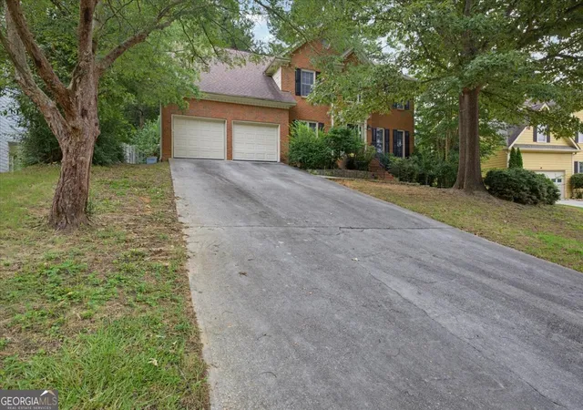 Photo 3 of Single family home for sale at 1069 Sunny Field Ln, Lawrenceville, GA 30043 | MLS# 10811897 | Listing updated on 2026-08-30