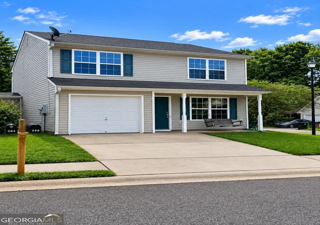 Photo 3 of Townhouse for sale at 500 Jaclyn Cir, Mcdonough, GA 30253 | MLS# 10820781 | Listing updated on 2026-09-16