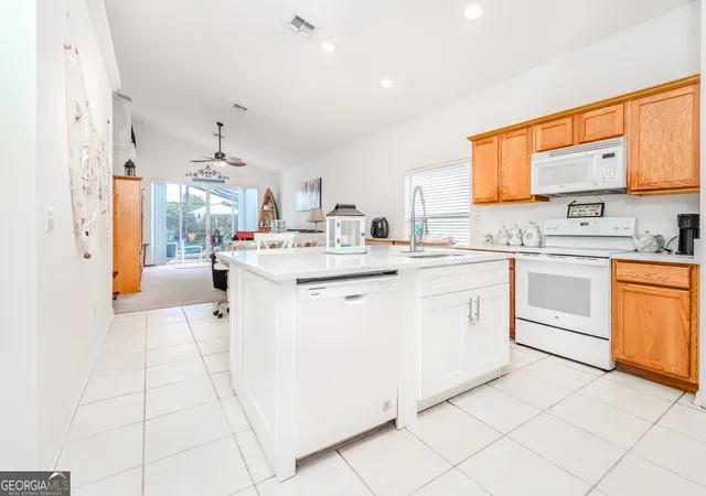 Photo 3 of Single family home for sale at 16714 Fresh Meadow Dr, Clermont, FL 34714 | MLS# 10762611 | Listing updated on 2026-09-16
