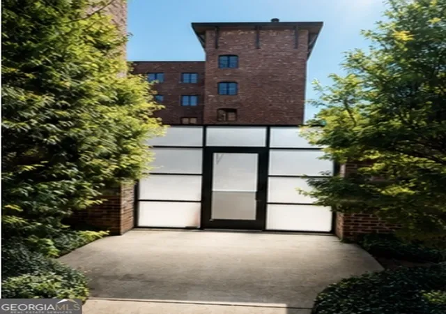 Photo 2 of Condo for sale at 110 N Markley St #407, Greenville, SC 29601 | MLS# 10810133 | Listing updated on 2026-09-16