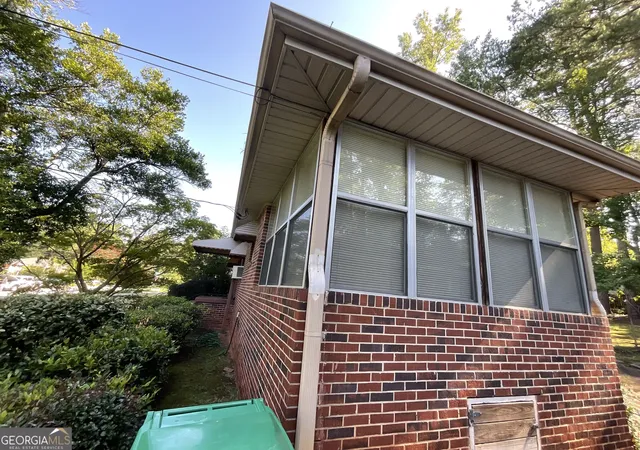 Photo 4 of Single family home for sale at 2086 Se Edgemore Dr, Atlanta, GA 30316 | MLS# 10828344 | Listing updated on 2026-10-17