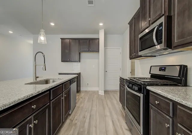 Photo 4 of Sale Pending at 3700 Ivy Cottage Dr #37B, Snellville, GA 30039 | MLS# 10698218 | Listing updated on 2026-05-26