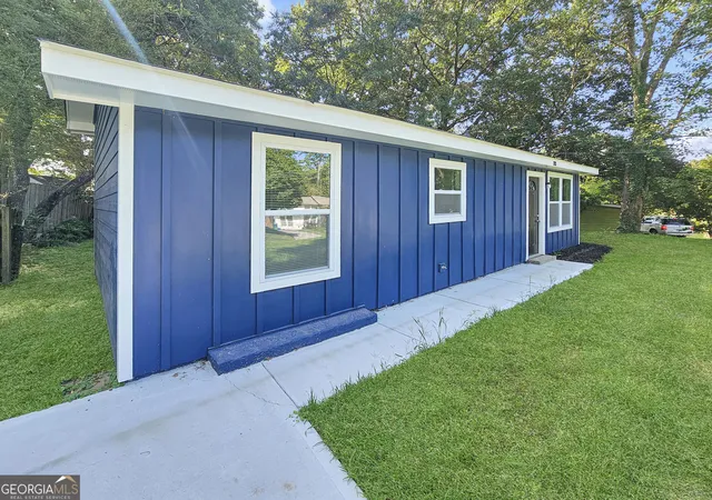 Photo 3 of Single family home for sale at 373 Floyd St Se, Smyrna, GA 30082 | MLS# 10829266 | Listing updated on 2026-09-18