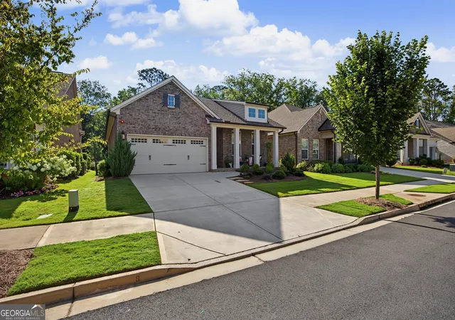 Photo 2 of Single family home for sale at 308 Carriage Glen Ln, Woodstock, GA 30188 | MLS# 10807054 | Listing updated on 2026-08-06